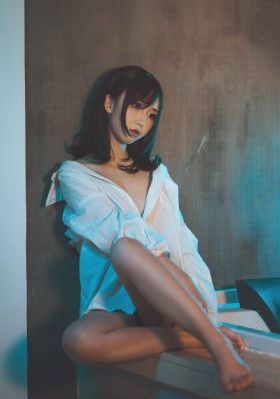 女老师在线播放_720高清完整版播放